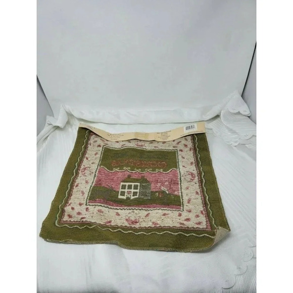 Jacquard Loomed Tapestry "Home For Christmas" Pillows Framing Wall 18" x 16" - Picture 7 of 12